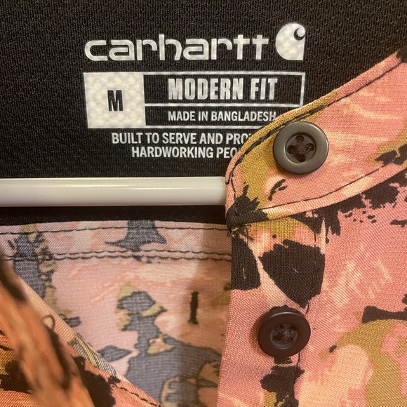 Carhartt Wonen’s Pink Floral Scrub Top - Picture 2 of 2